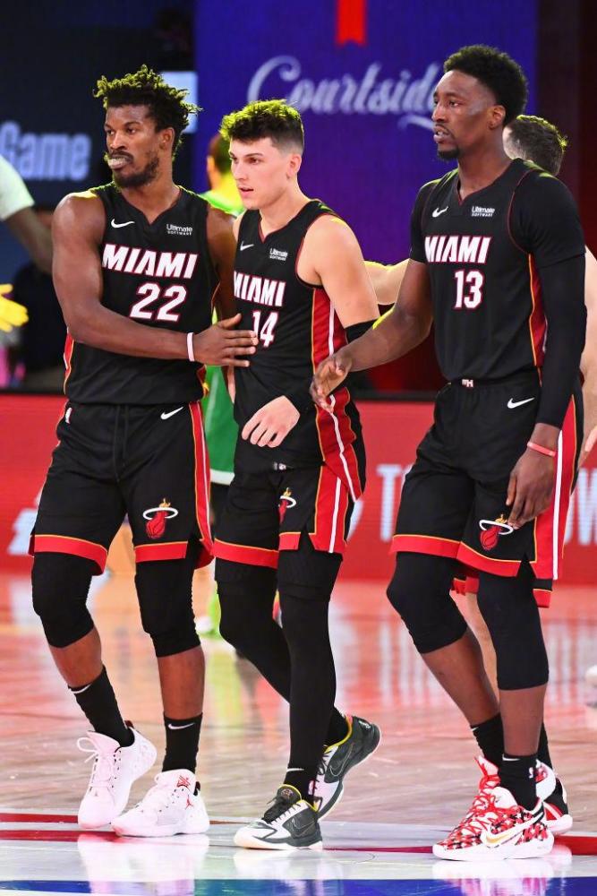 四支豪门球 四支豪门球