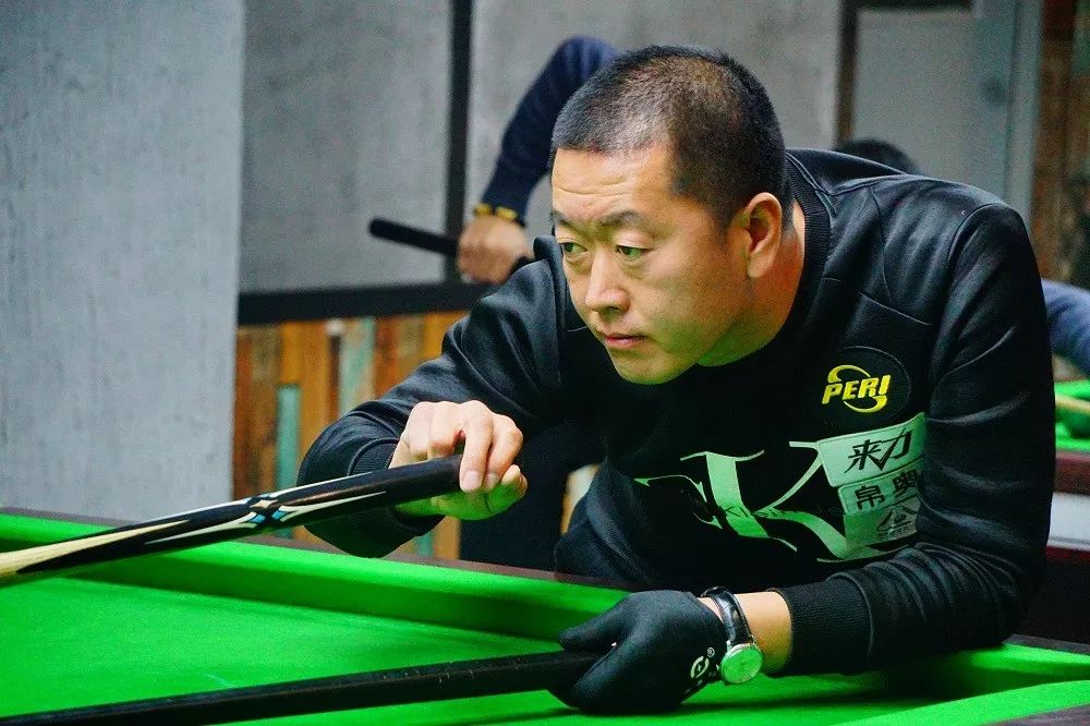 国足球推上 国足球推上