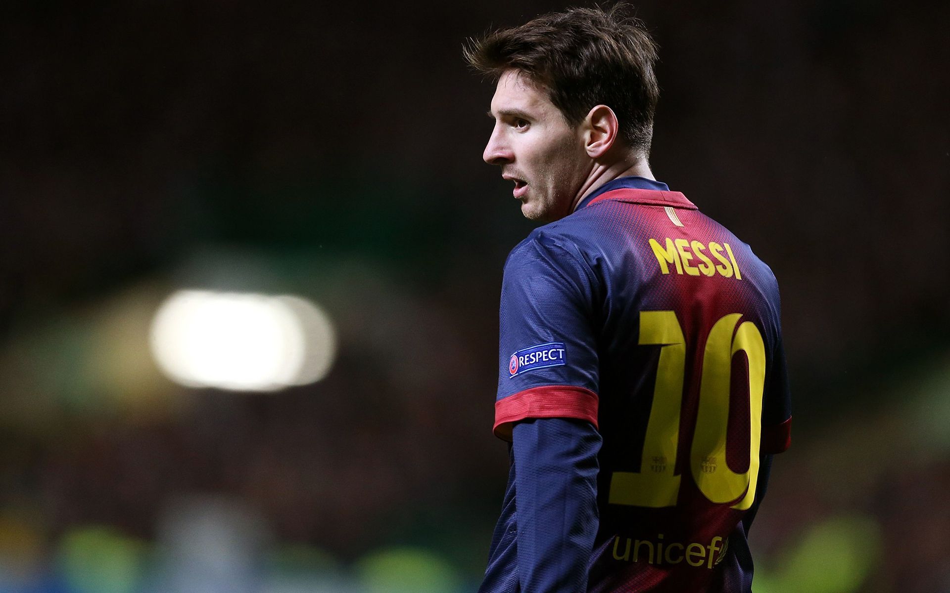 赛不仅仅依 赛不仅仅依